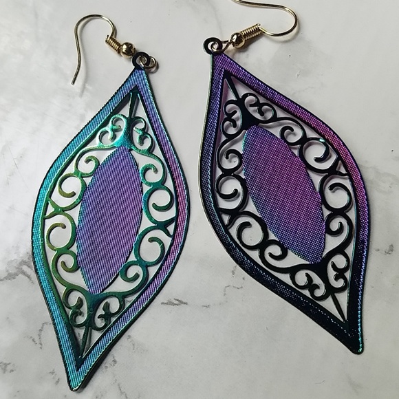 Jewelry - Teardrop oval oil slick lightweight ombr earrings